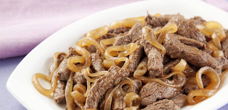 Porção de Carne acebolada